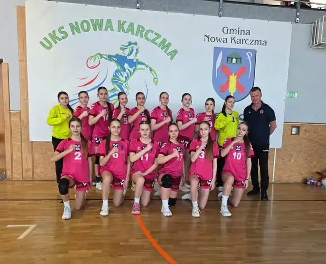 Brązowy medal na pożegnanie – szczypiornistki KS Gminy Bartoszyce kończą sezon z sukcesem