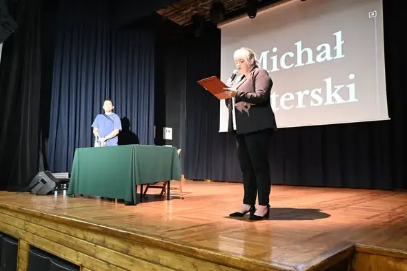 Michał Koterski ostrzegał młodzież z gminy Bartoszyce przed uzależnieniami