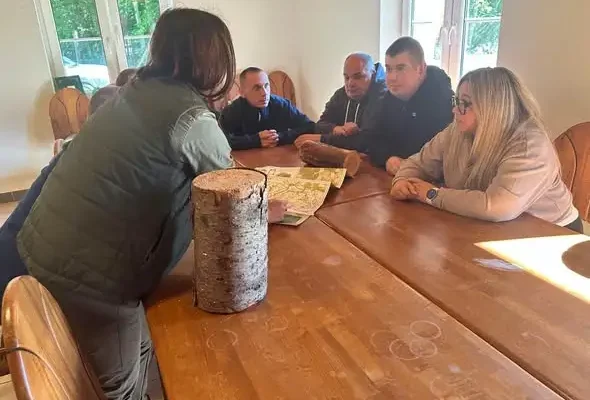 Leśna lekcja i kąpiel wśród drzew – wyjątkowa wizyta w szkółce leśnej Nowa Wieś