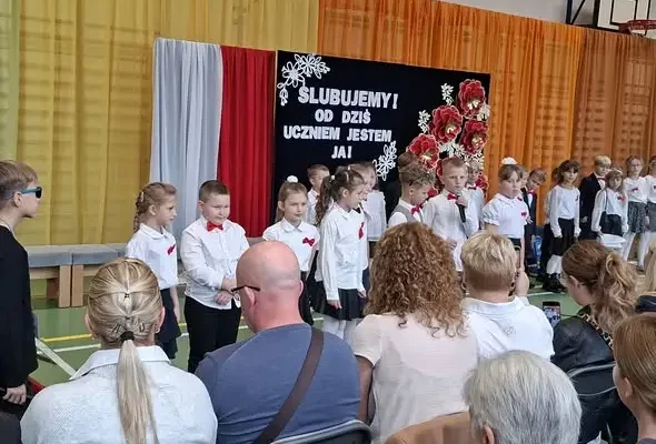 Pasowanie na ucznia w Szkole Podstawowej nr 4 w Bartoszycach