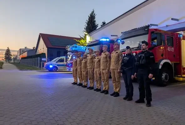 Strażacy i policjanci z powiatu bartoszyckiego oddali hołd poległym kolegom